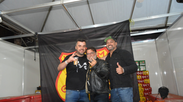 Chegando com as nossas fotos do segundo dia de festa, tivemos um dia de muito rock n’ roll